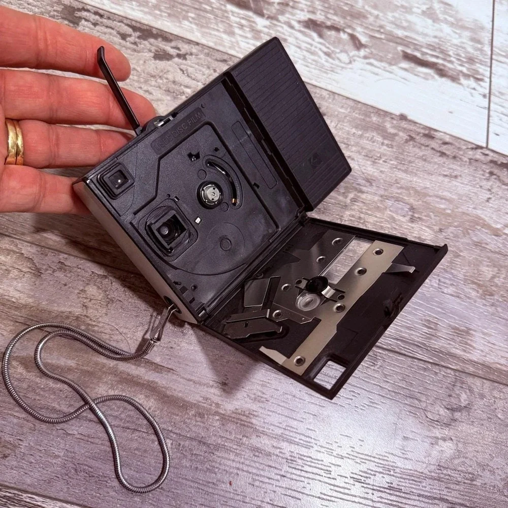 Kodak Disc 4000‎ Vintage 1980s Pocket Camera Silver Black with Wrist Strap